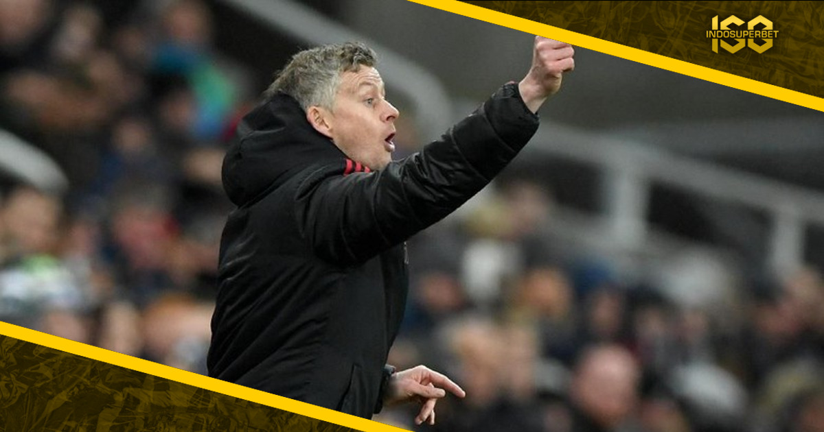 MU Terancam Tak Bisa Permanenkan Solskjaer